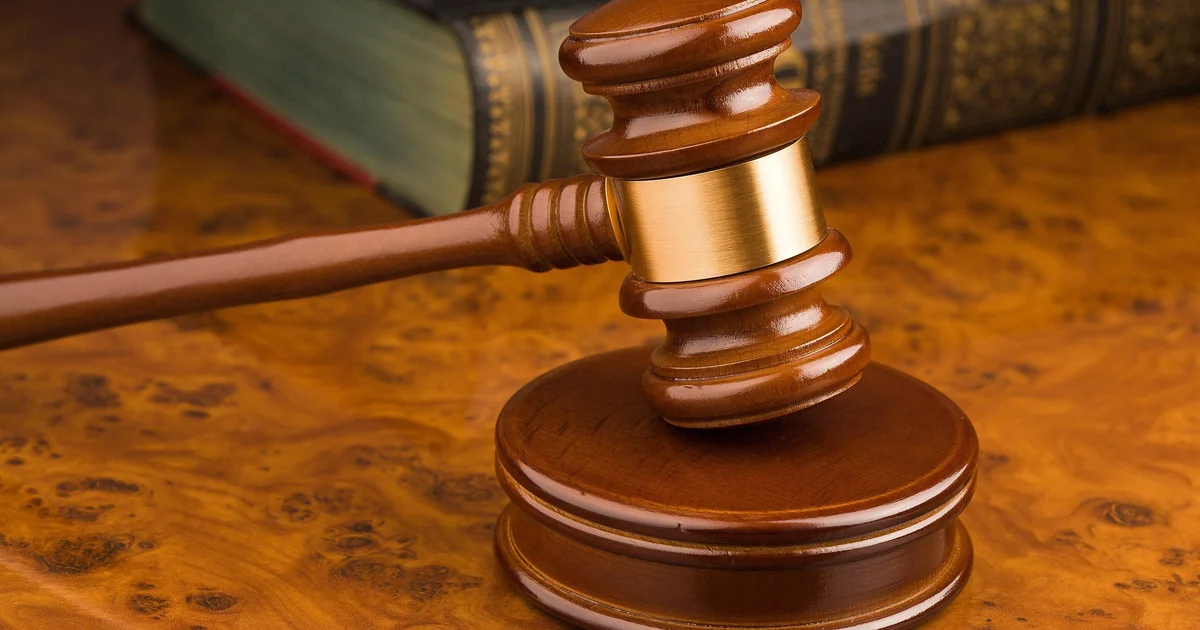 Close-up of a judge's gavel representing courtroom proceedings and upcoming case deadlines